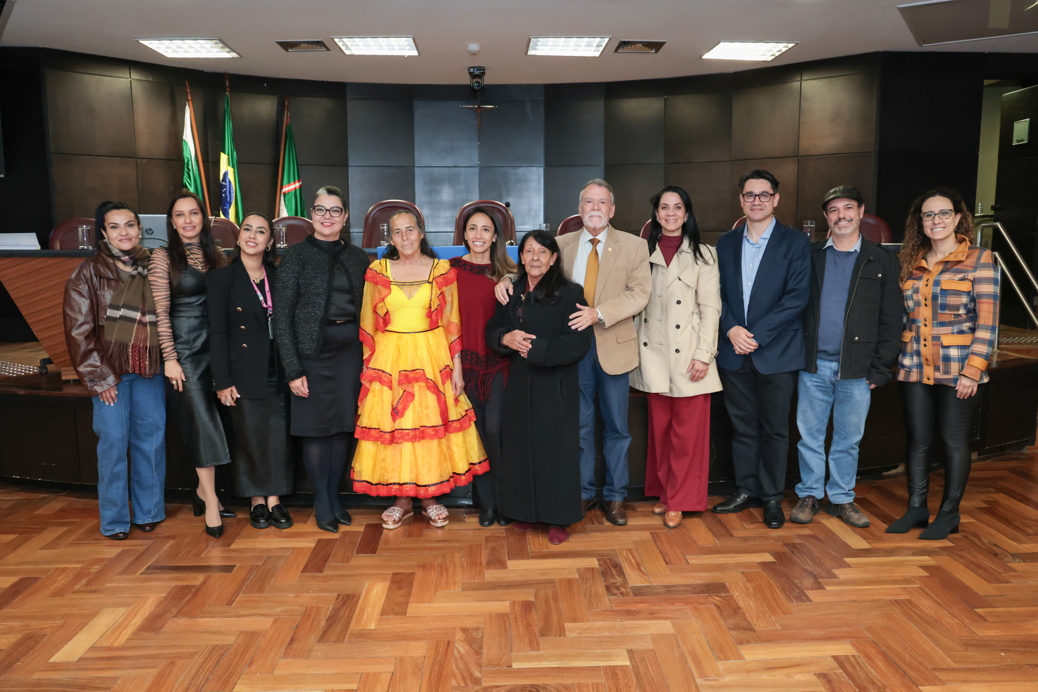 Paraná reforça políticas de inclusão e debate direitos dos povos ciganos em evento estadual 