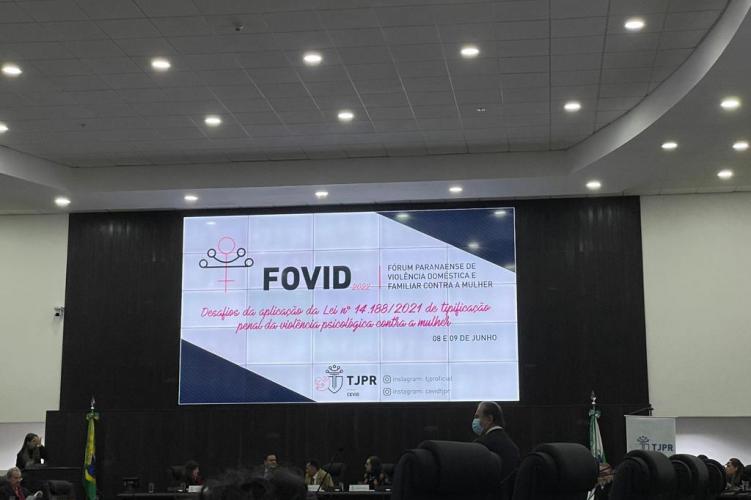 Governo participa de fórum que debate violência doméstica e familiar contra mulheres