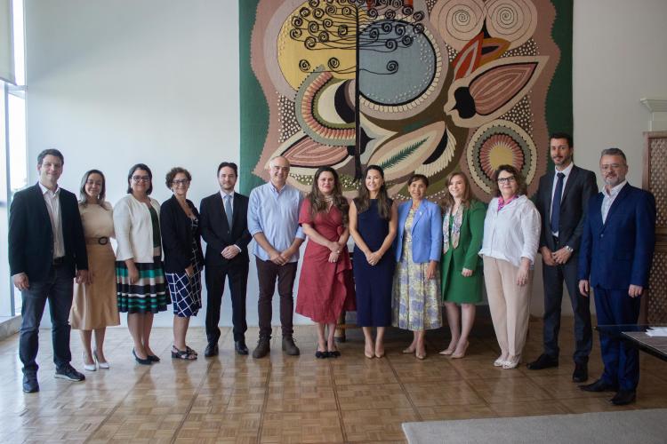 Almoço no Palácio Iguaçu com a representante da OMS, dra. Socorro Gross