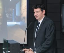 Governo do Paraná firma cooperação com Museu do Holocausto para programa de visitas a servidores públicos