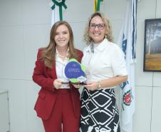 A secretária da Mulher, Igualdade Racial e Pessoa Idosa, Leandre Dal Ponte e a diretora de Políticas Públicas para a Pessoa Idosa, Larissa Marsolik. Foto: Robson Mafra/Semipi