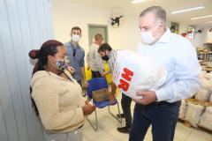 Secretaria da Justiça, Família e Trabalho entrega nesta semana mais de 4,5 mil cestas básicas para famílias de crianças e adolescentes de comunidades tradicionais em alta vulnerabilidade social da Região Metropolitana de Curitiba