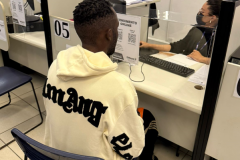 atendimento no guichê do Mutirão da Empregabilidade Negra