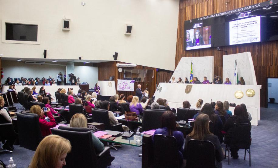 Governo do Paraná apoia expansão de procuradorias da mulher pelo Estado