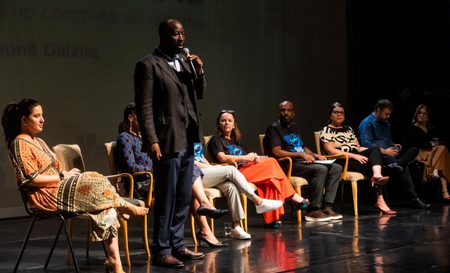 Governo promove seminário para servidores sobre racismo institucional