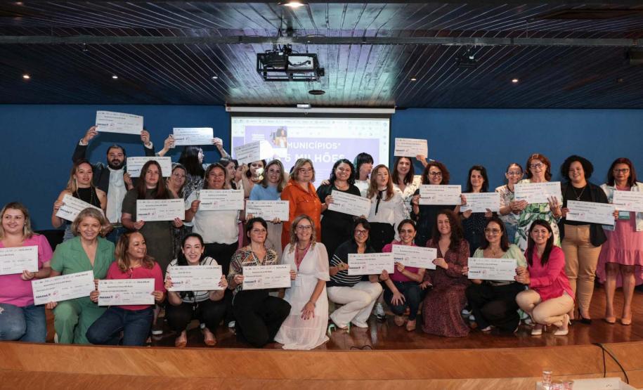 Com pasta exclusiva, Paraná anuncia novos investimentos e organiza políticas das mulheres