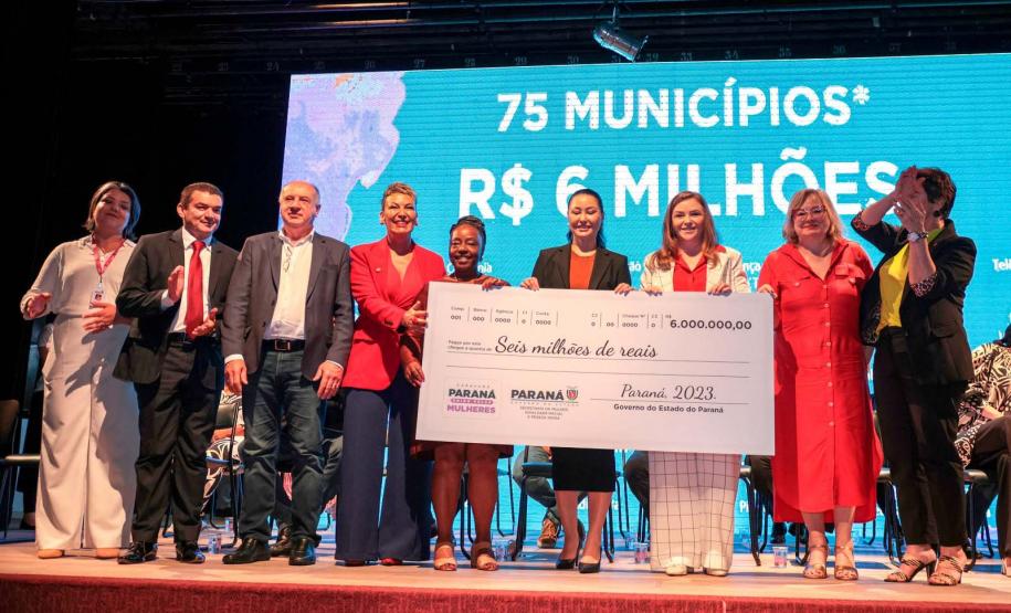 Com pasta exclusiva, Paraná anuncia novos investimentos e organiza políticas das mulheres