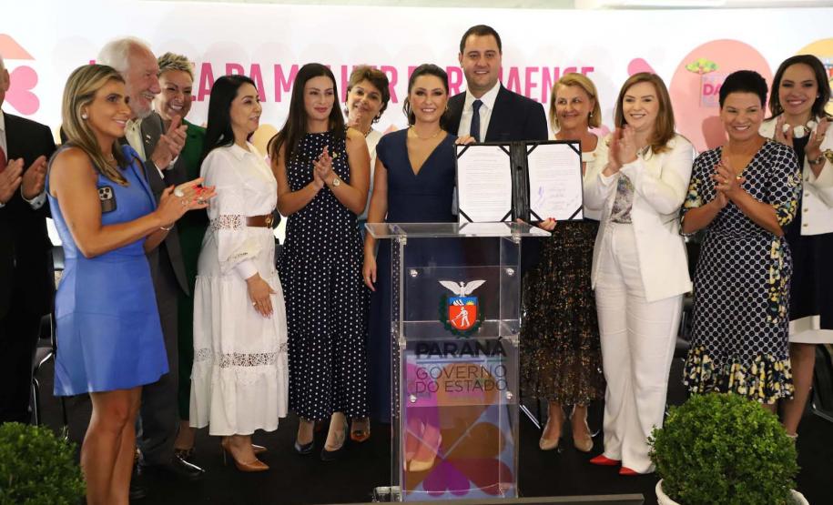 Com pasta exclusiva, Paraná anuncia novos investimentos e organiza políticas das mulheres