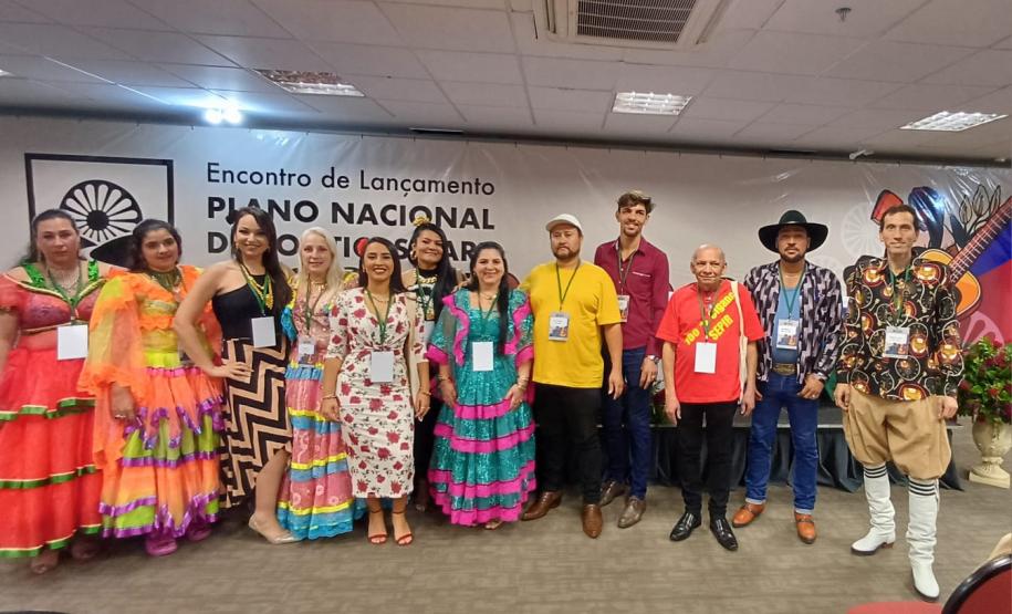 Paranaenses participam do lançamento do Plano Nacional de Políticas para Povos Ciganos