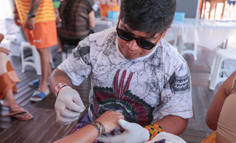 Verão Maior Paraná: oficina de pinturas corporais valoriza cultura indígena no Litoral