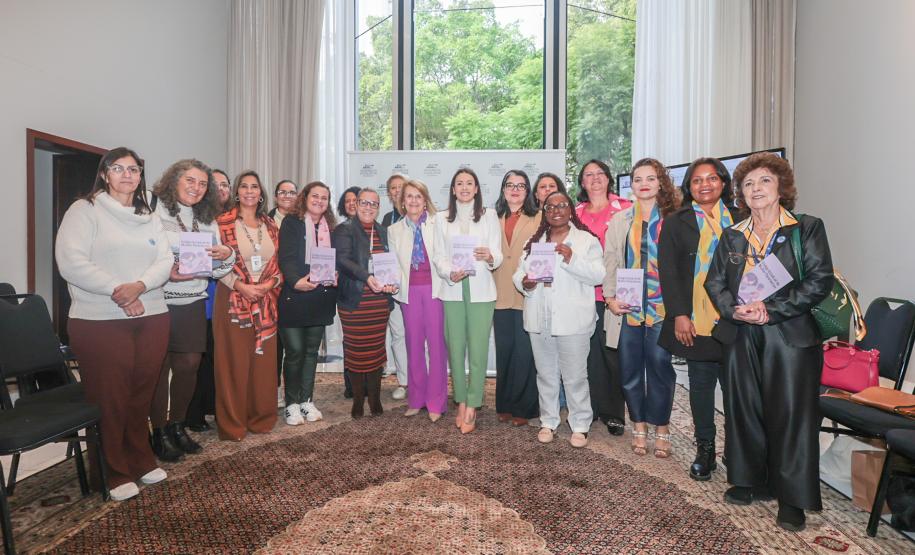 BANCADA FEMININA E CEDM